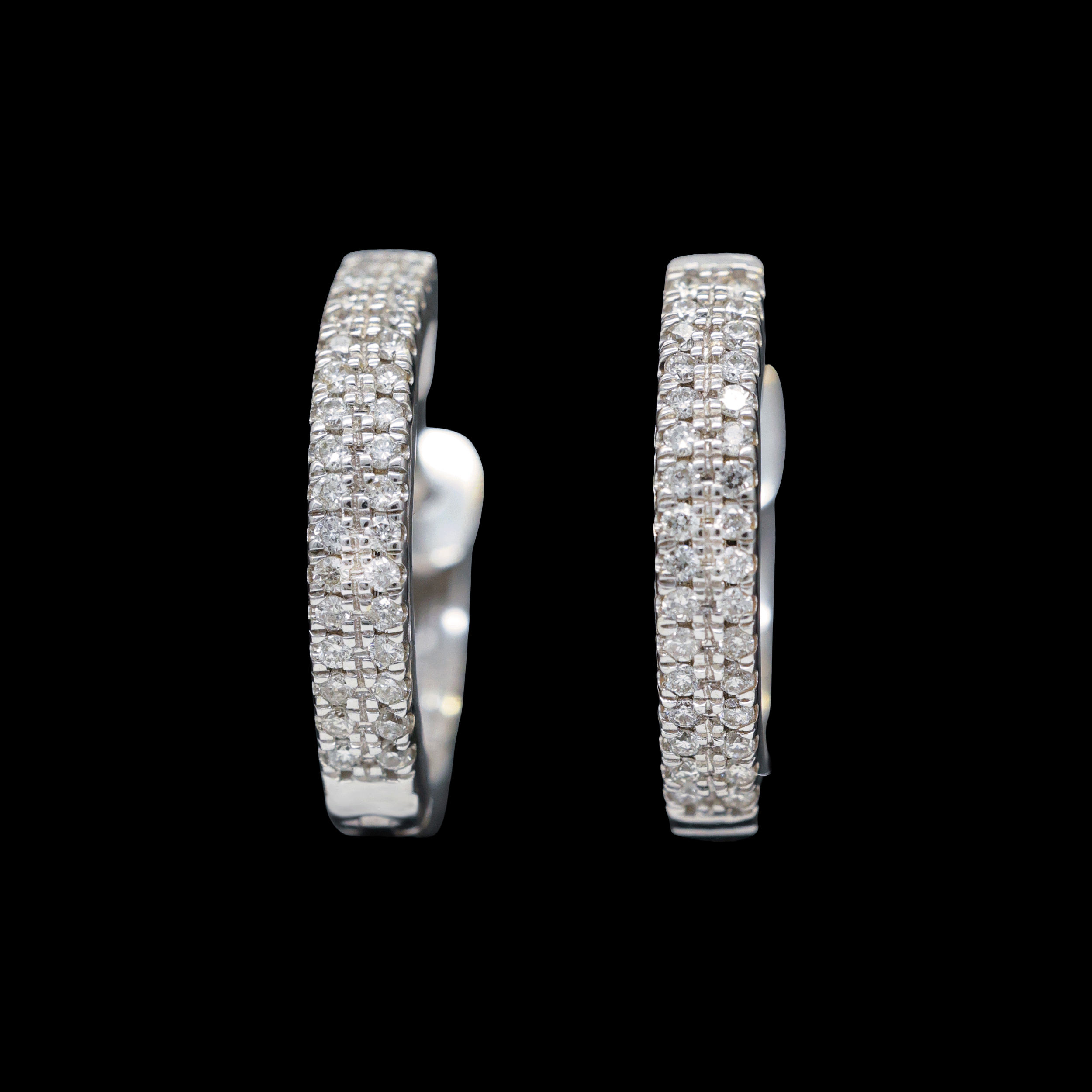 ARRACADAS BLANCAS 64 DIAMANTES