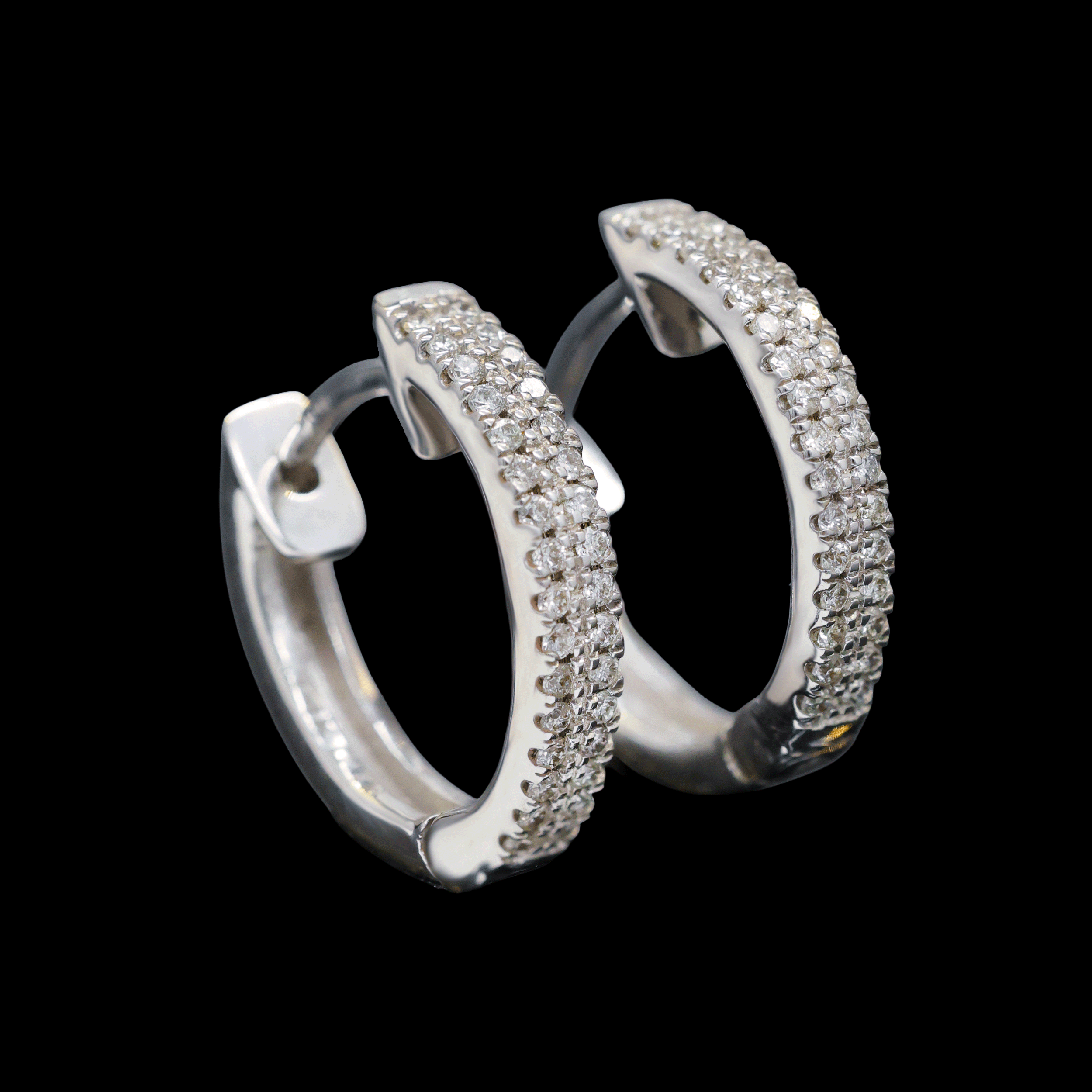 ARRACADAS BLANCAS 64 DIAMANTES