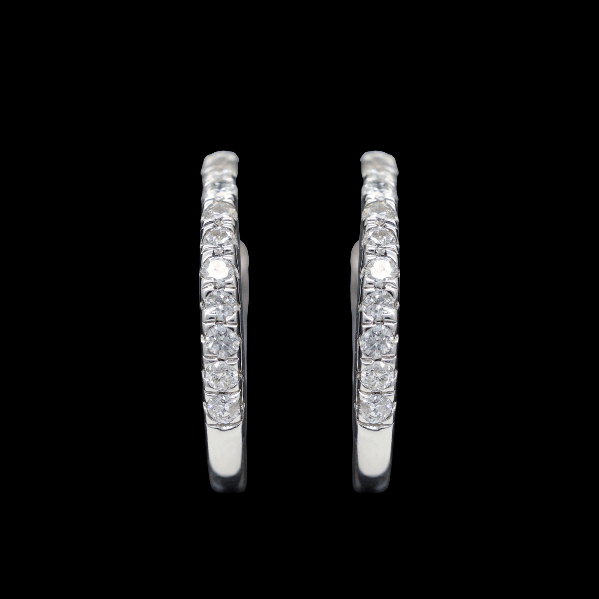 ARRACADAS BLANCAS 22 DIAMANTES