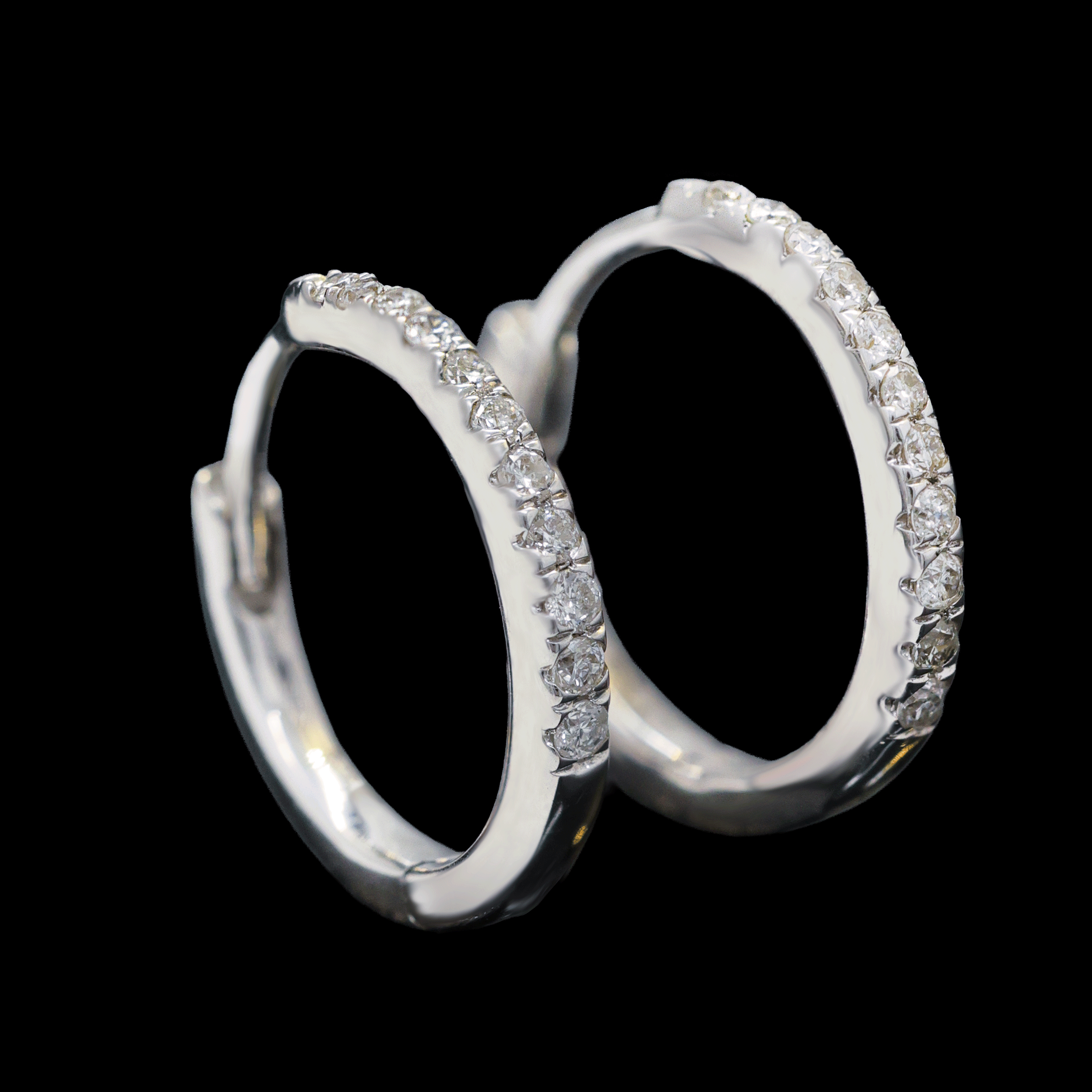 ARRACADAS BLANCAS 22 DIAMANTES