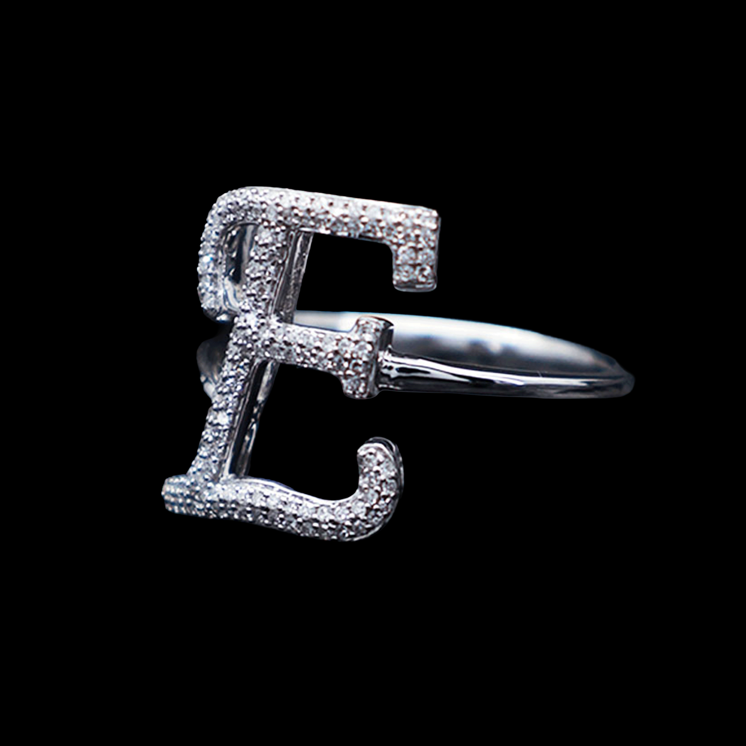 Anillo Letra "E" con Diamantes Naturales