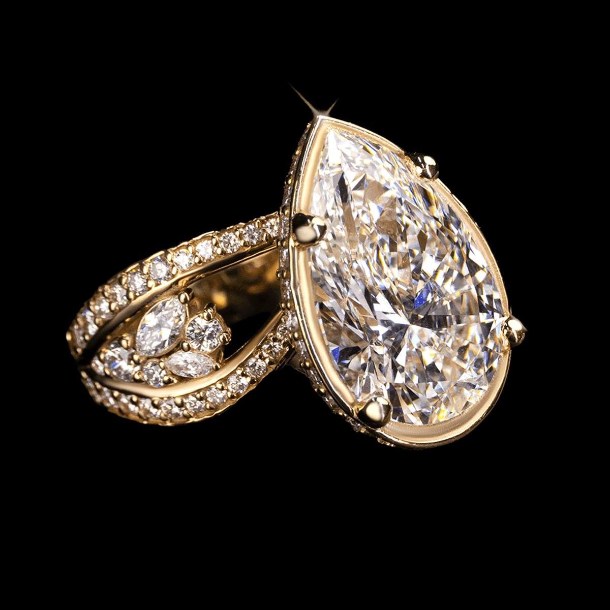 ANILLO CON DIAMANTE DE LABORATORIO CORTE PERA 8.1ct 14K