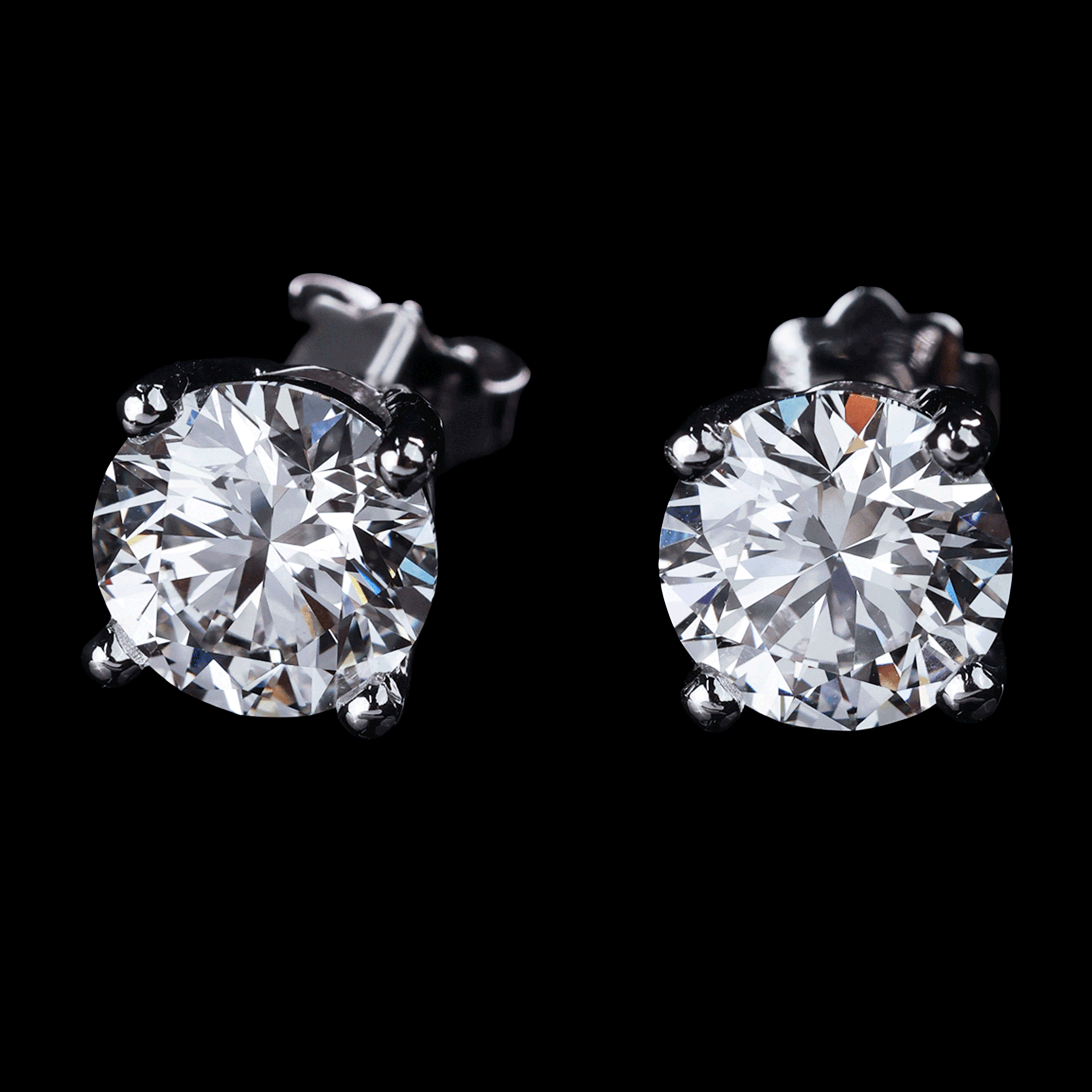 BROQUELES DIAM LAB 2.59CT VVS2 14K