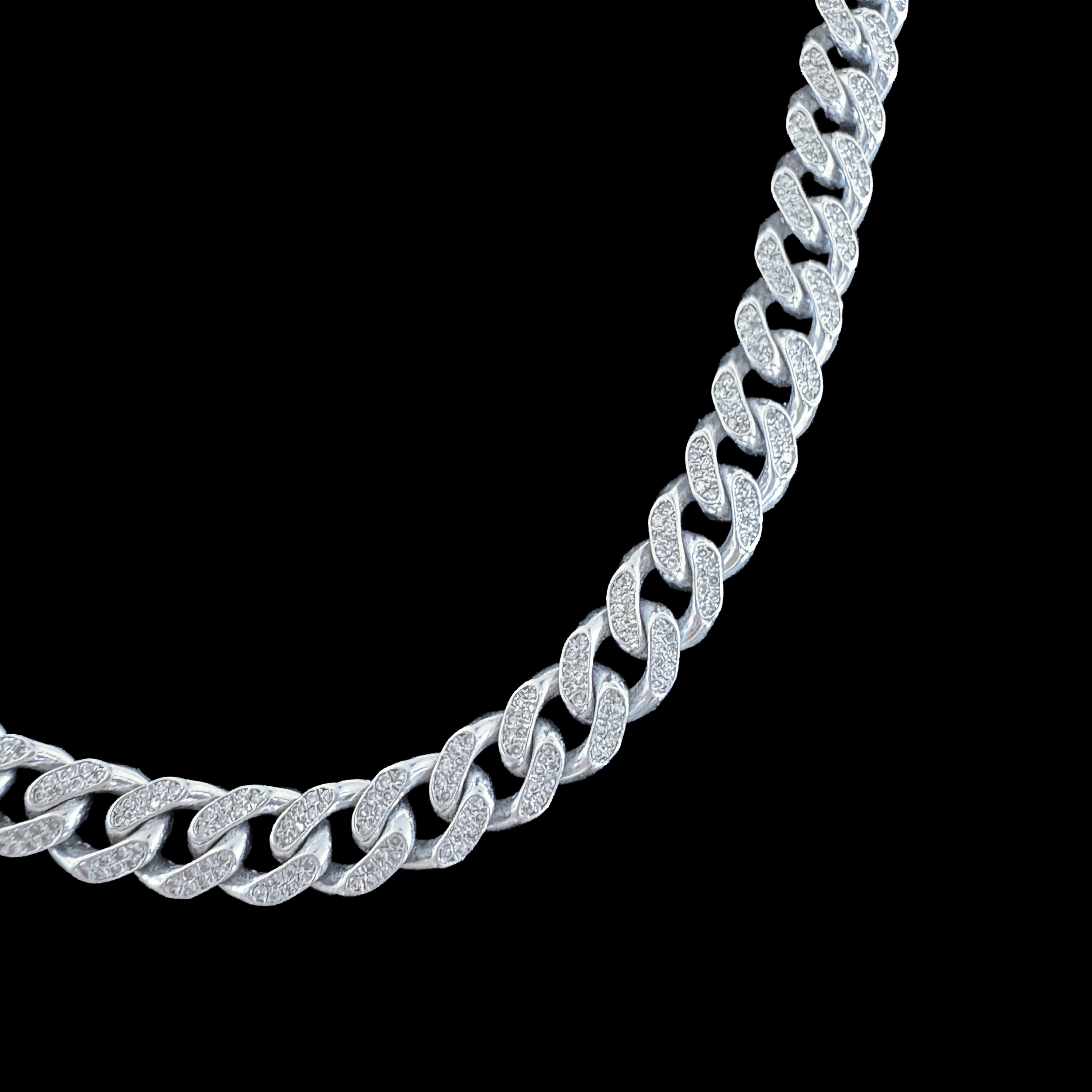 Cadena Barbada Redonda en Oro Blanco con Diamantes 14K