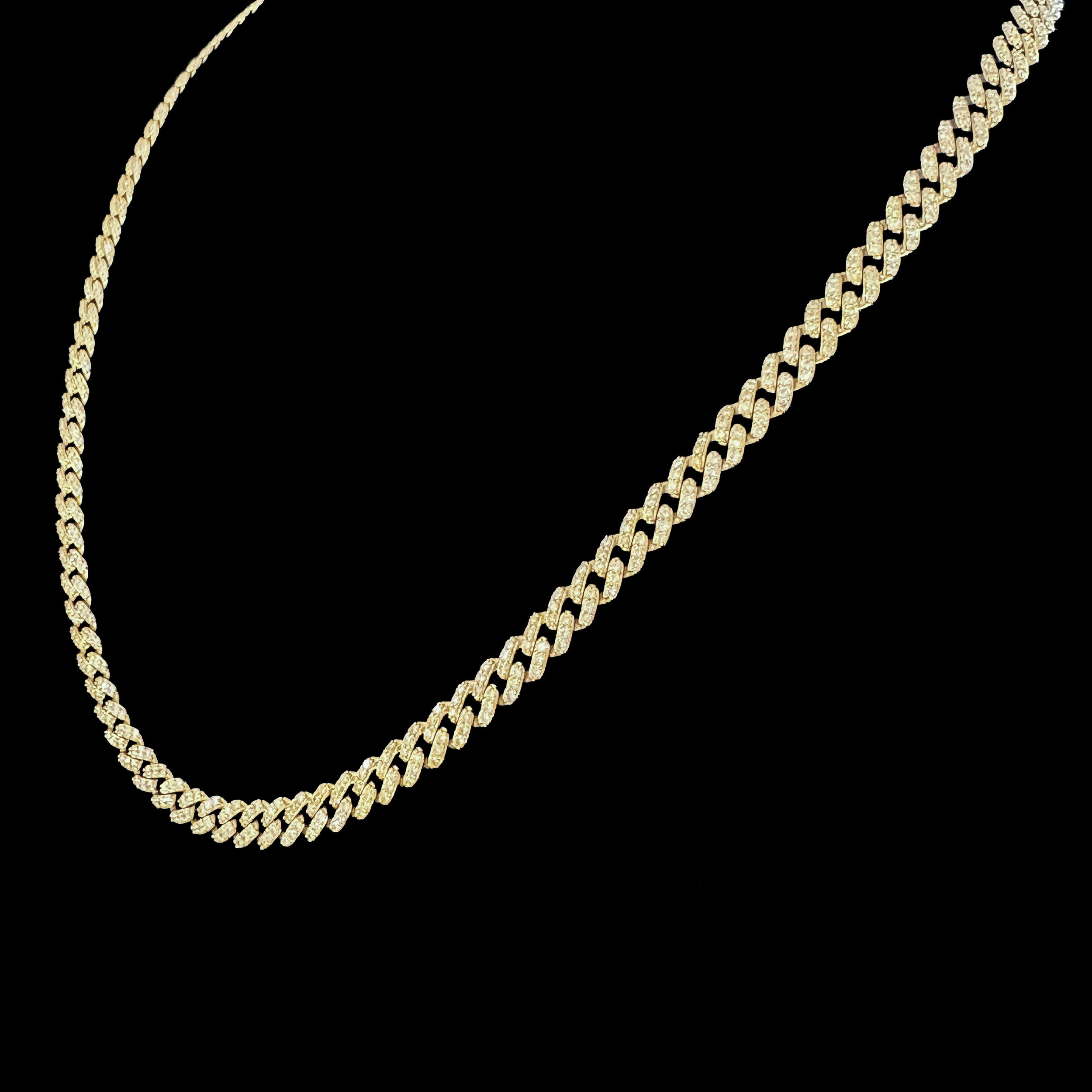 Cadena Barbada Cuadrada con Diamantes Blancos