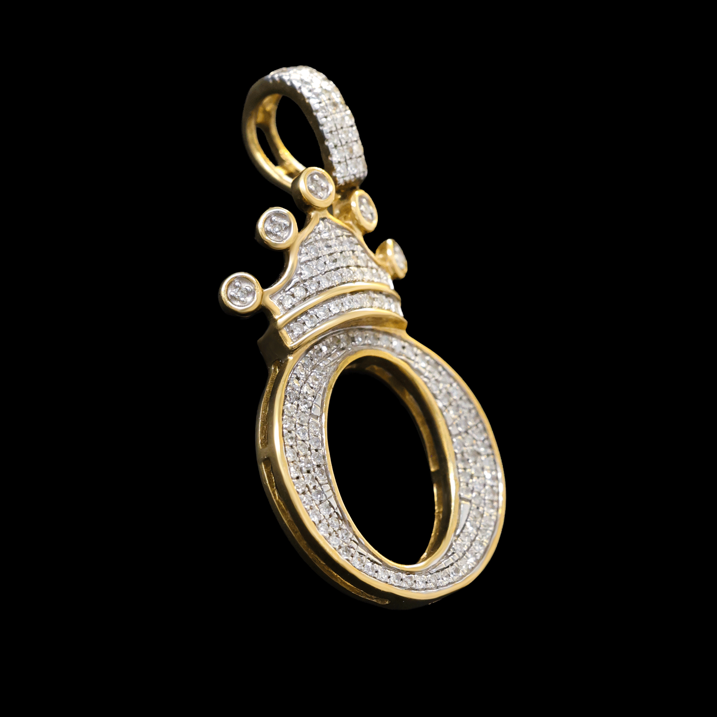 Dije de Diamantes Letra O con Corona