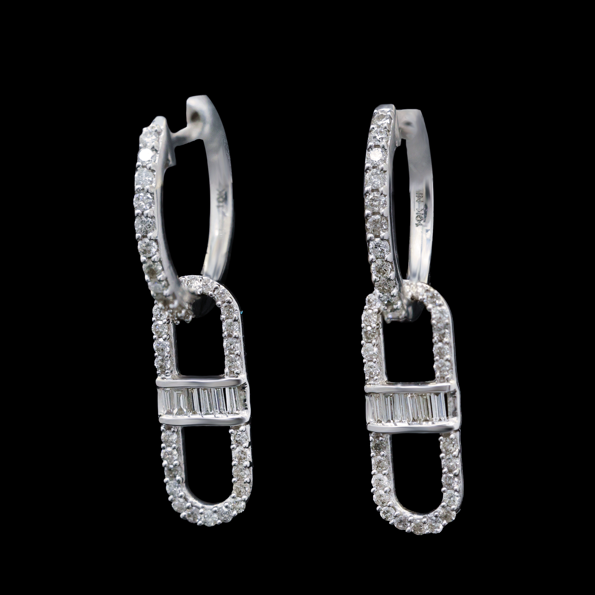 Aretes Blancos con Eslabón eslabon Planchado en Montado Bagette y Pave con Diamantes