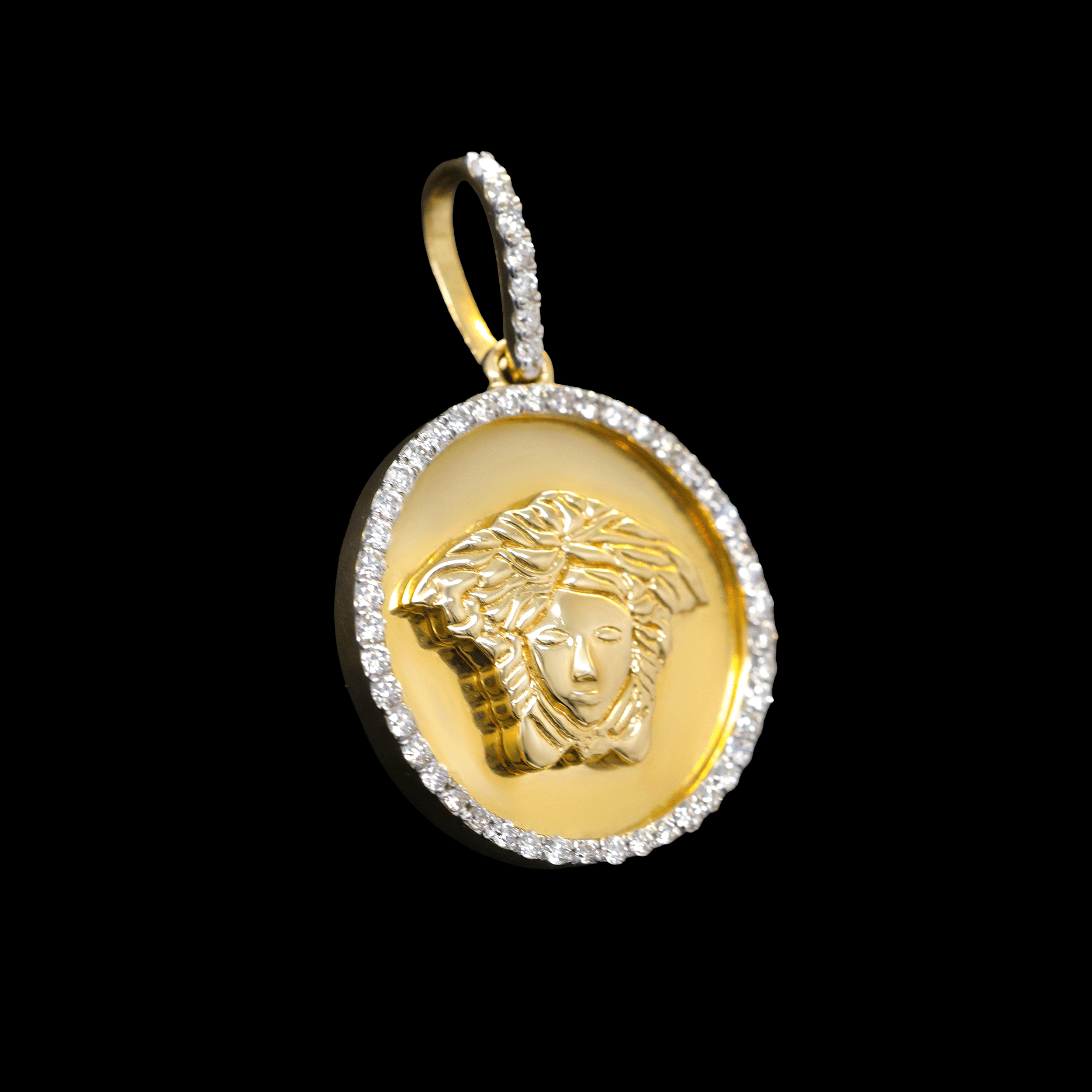 Medalla Medusa con Bisel en Diamantes