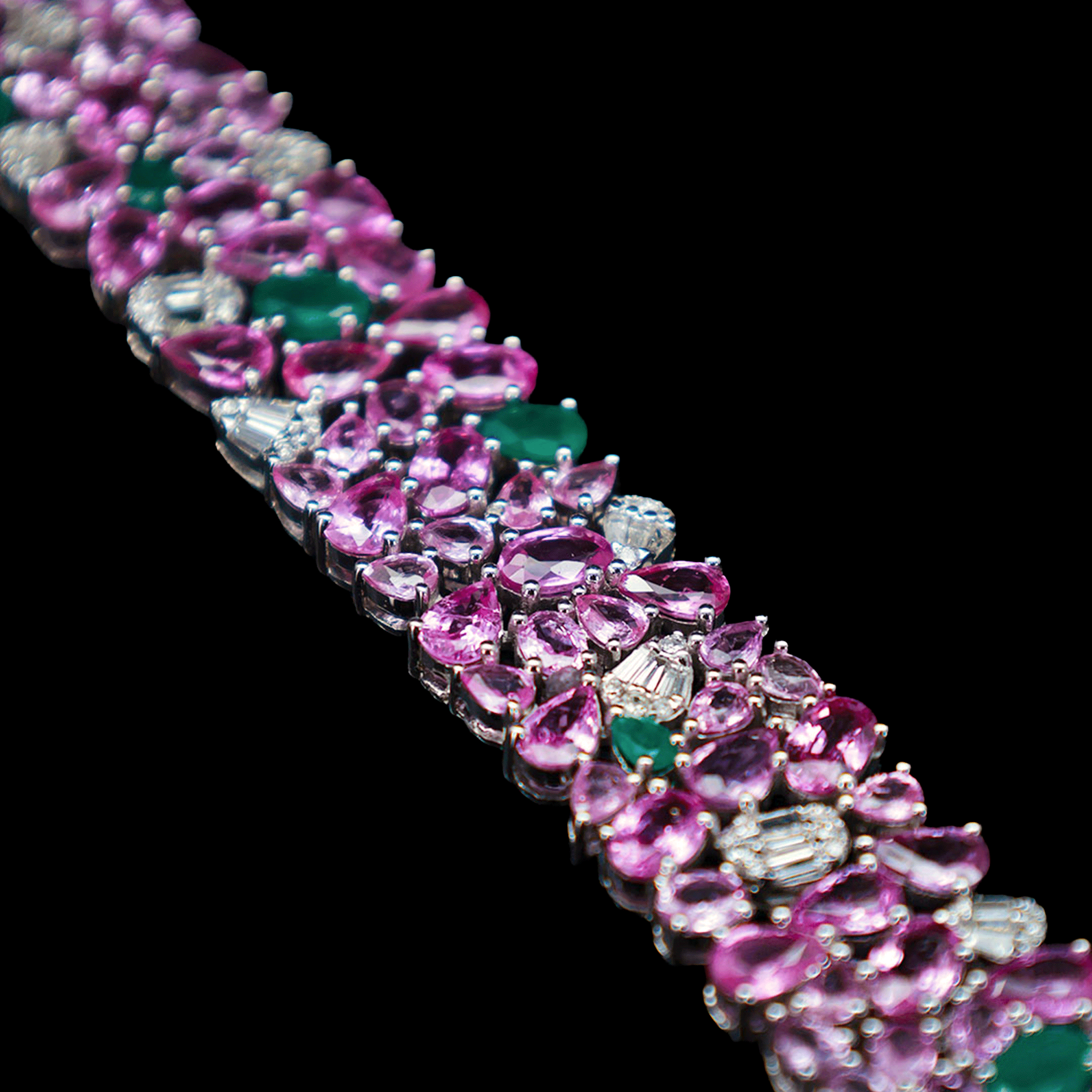 Pulsera de Diamantes Blancos con Zafiros Rosa y Esmeraldas Verdes
