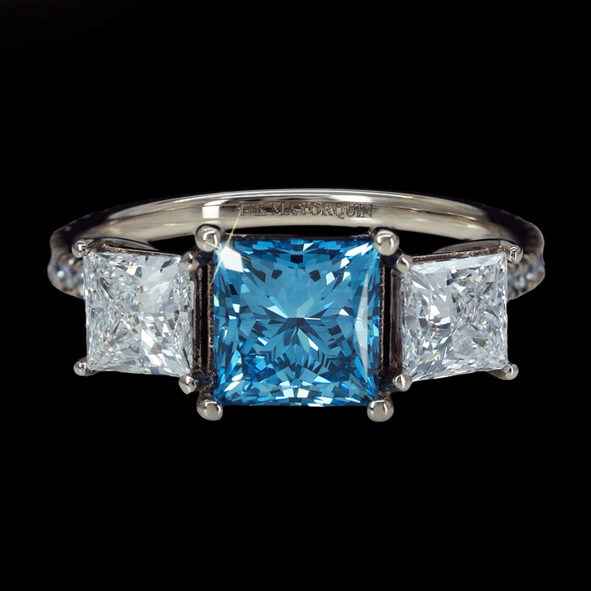 ANILLO DE COMPROMISO CON DIAMANTE CENTRAL 1.39ct VS1/0.5ct PRINCESA AZUL