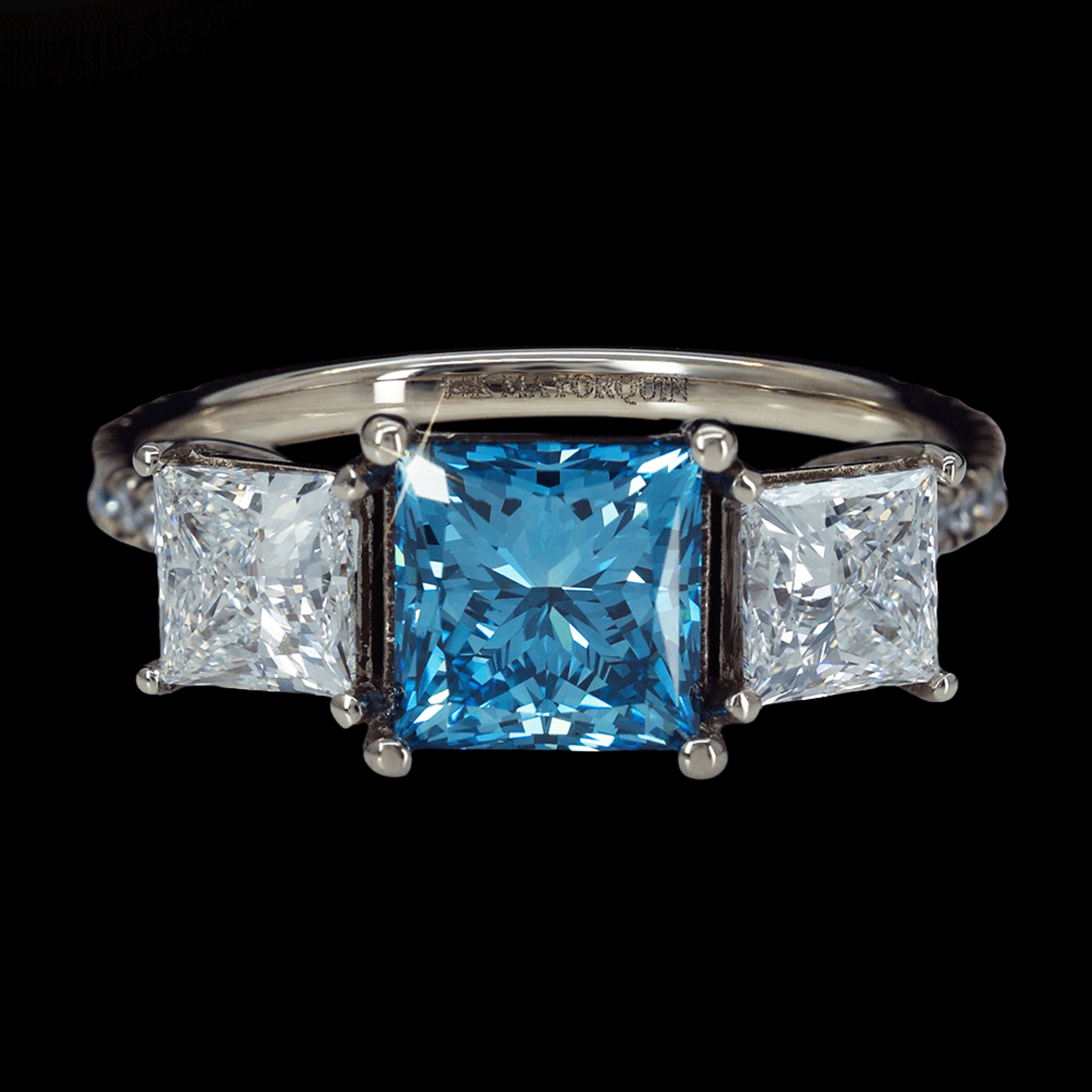 ANILLO DIAM LAB /FVB PRINCES CUT 1.39CT/0.5CT 14K